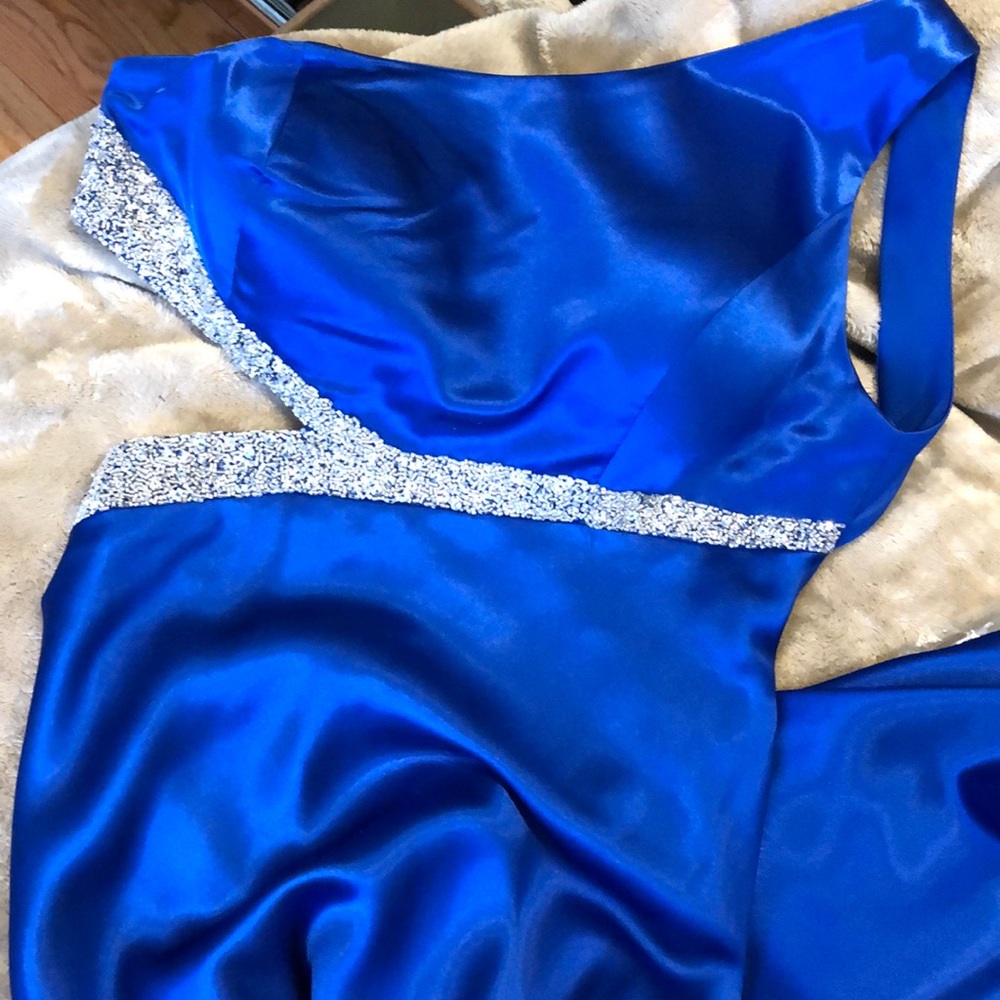 Sean collection beautiful one shoulder blue gown